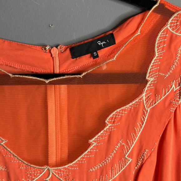 Ryu Orange Sleeveless With Leaf Embroidery Size Small - Picture 2 of 10